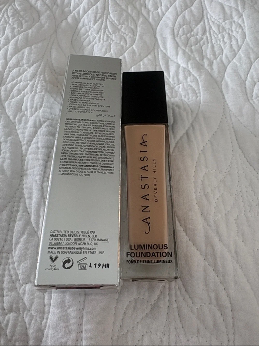 Anastasia Beverly Hills Luminous Foundation - shade 140N. Brand new in packaging
